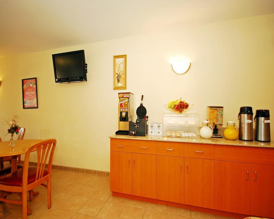 Econo Lodge Amelia Court House מראה חיצוני תמונה